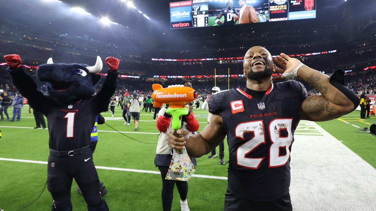 Texans place Pro Bowl RB Joe Mixon on NFI list to begin 2025 season