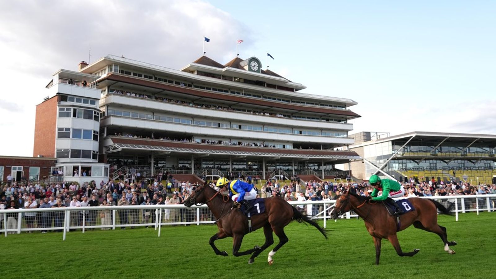 Today on Sky Sports Racing: Flowerhead and Novelette clash in Newbury feature | Racing News
