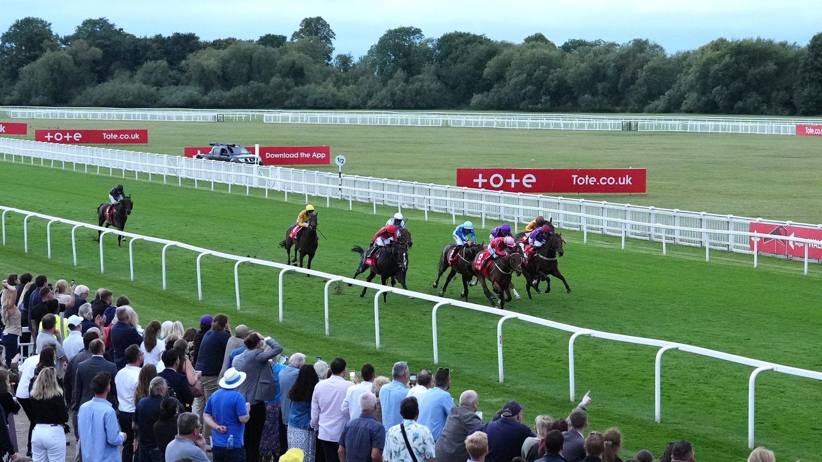 Today on Sky Sports Racing: London & The South look to take top spot as Racing League resumes at Windsor | Racing News