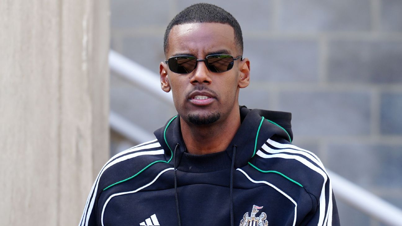 Transfer window weekly: Liverpool eye Isak before deadline? Man United exits?