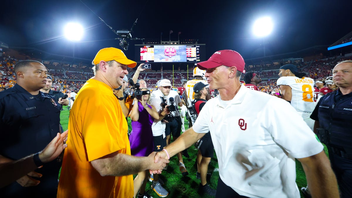 Updated 2025 win percentage chances for each Vols’ game after Week 0