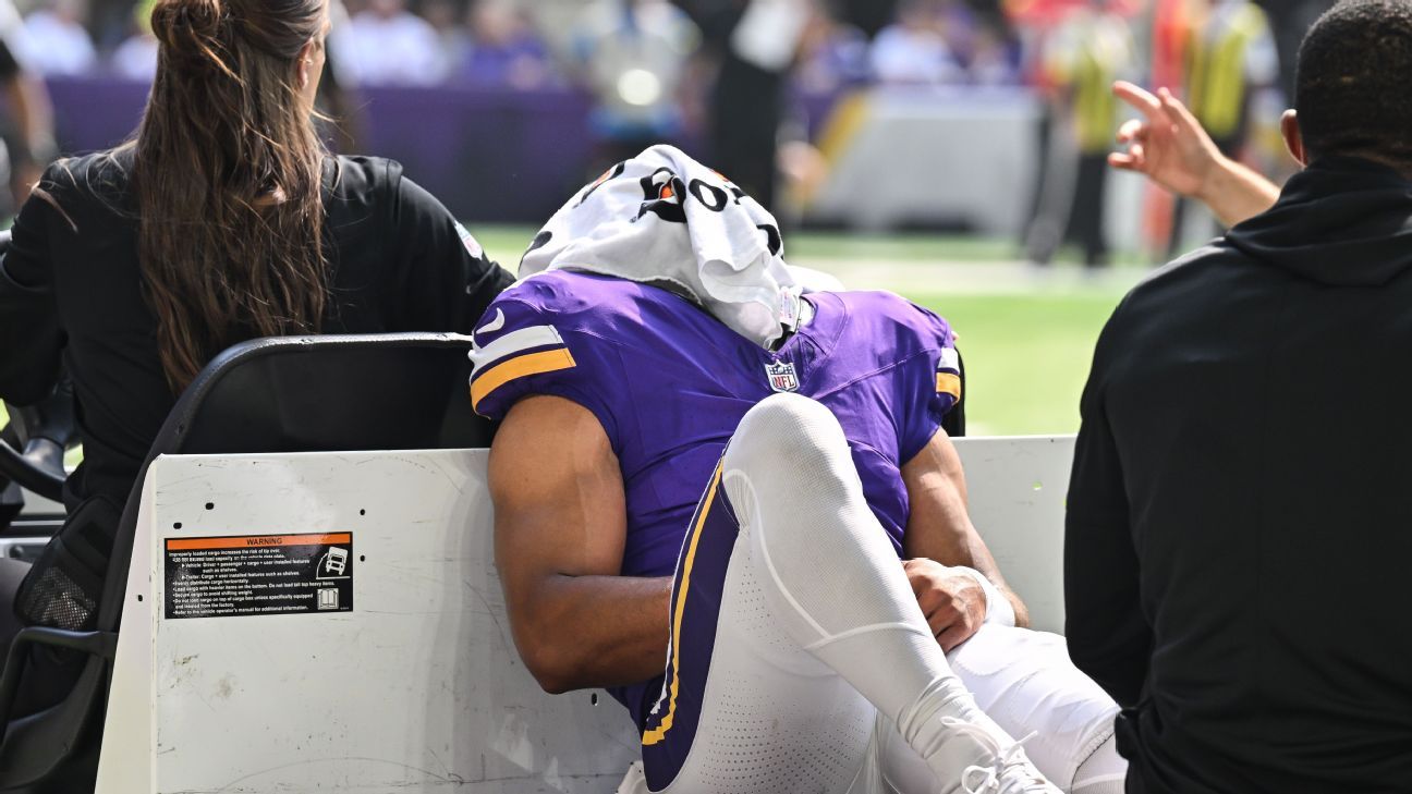 Vikings’ Rondale Moore hurts knee in ‘heartbreaking’ situation