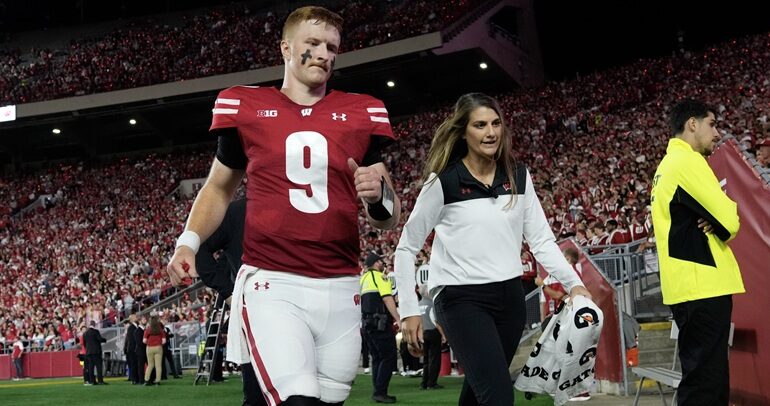 Wisconsin QB Billy Edwards Jr. Suffers Injury vs. Miami (OH)