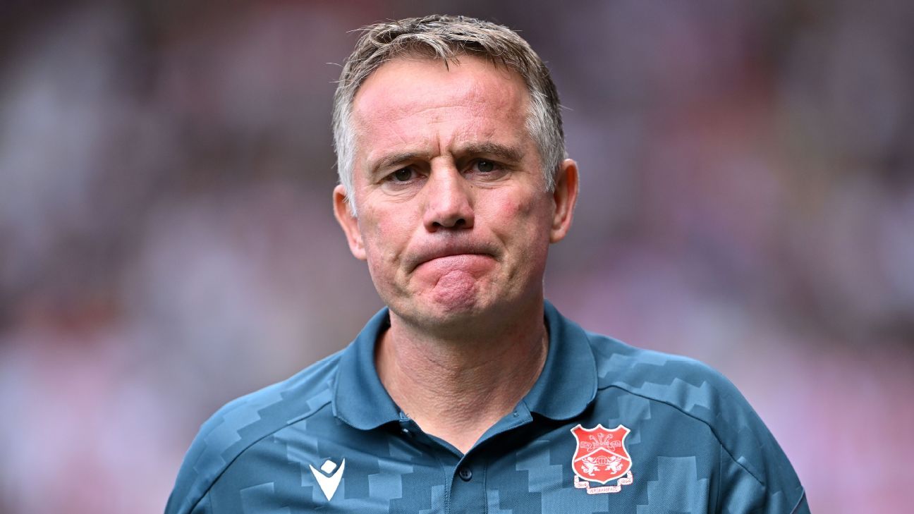 Wrexham’s Parkinson bemoans ‘game-changing’ decision in loss