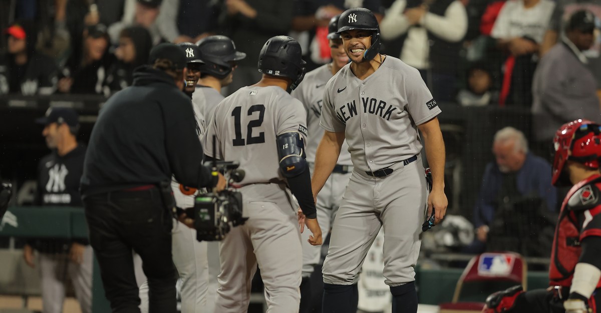 Yankees win sixth straight game with 10-2 victory over White Sox