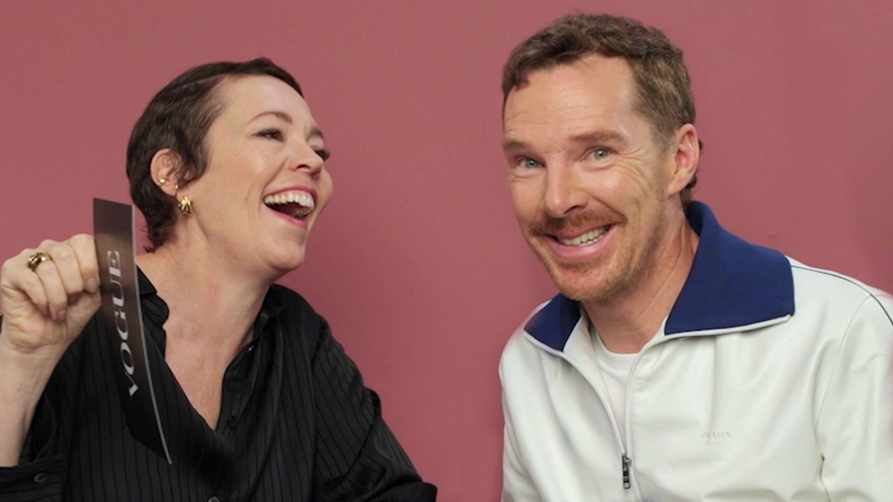 ‘The Roses’ Stars Olivia Colman and Benedict Cumberbatch Talk Hyperbaric Chambers and Karaoke in the Latest ‘Off the Cuff’