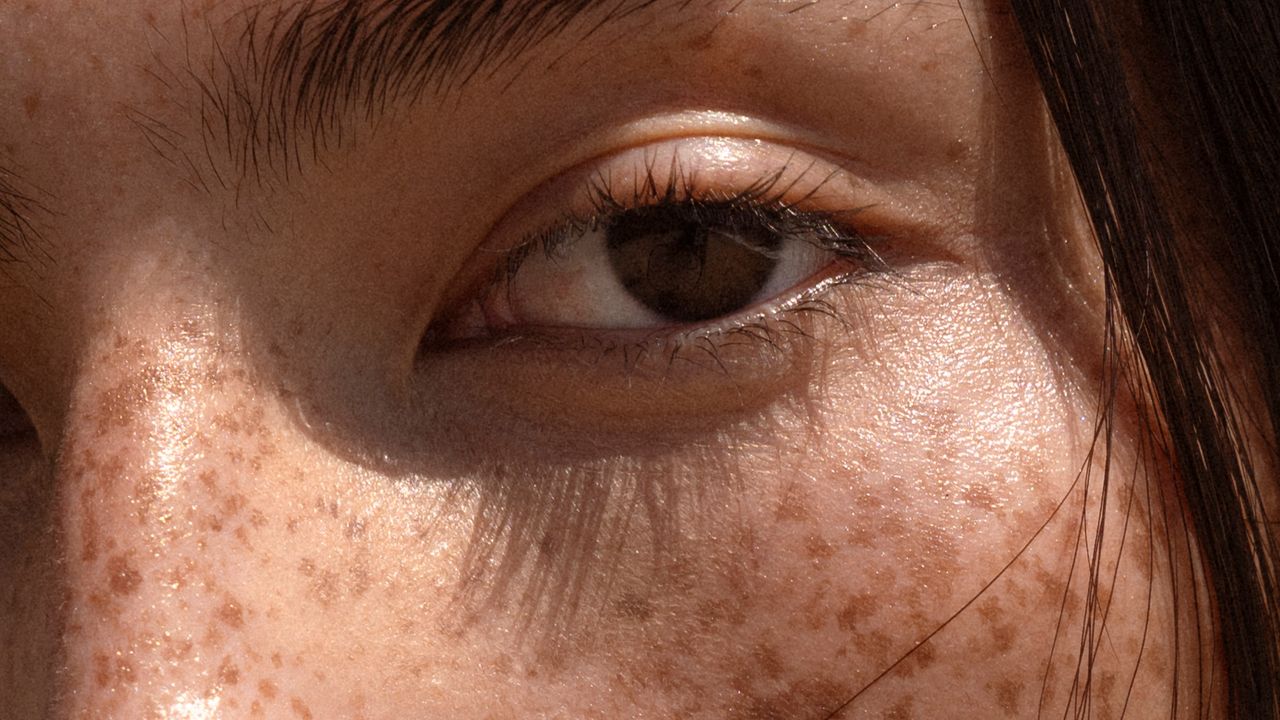 7 Best Setting Sprays With SPF to Lock Your Look—and Shield Your Skin