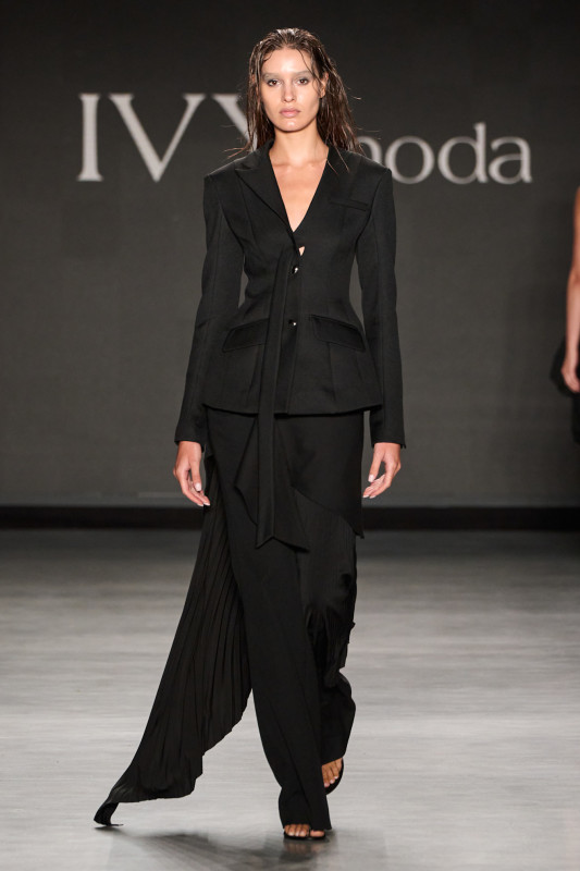 A Gen-Z Creative Director Takes the Reins at Ivy Moda Spring 2026