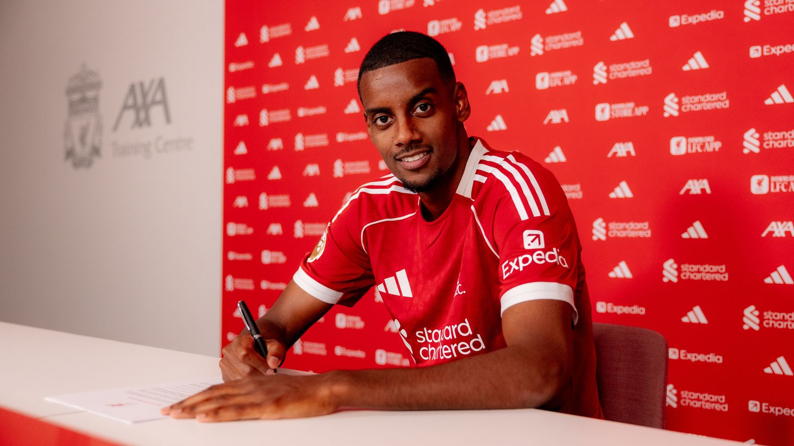 Alexander Isak joins Liverpool: Newcastle striker leaves in British-record £125m deal on Transfer Deadline Day | Football News