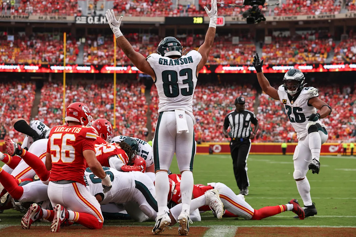 Andy Reid, Tom Brady call out missed false start on tush push late in Eagles’ win over Chiefs