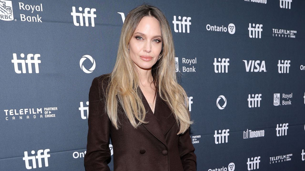 Angelina Jolie Takes a Style Cue From the Olsens