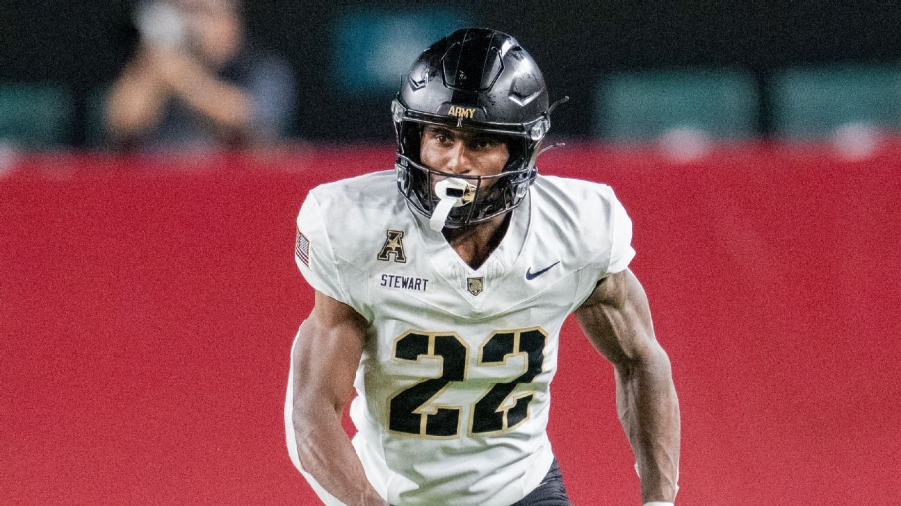 Army football player Larry Pickett Jr. rescues man from burning vehicle