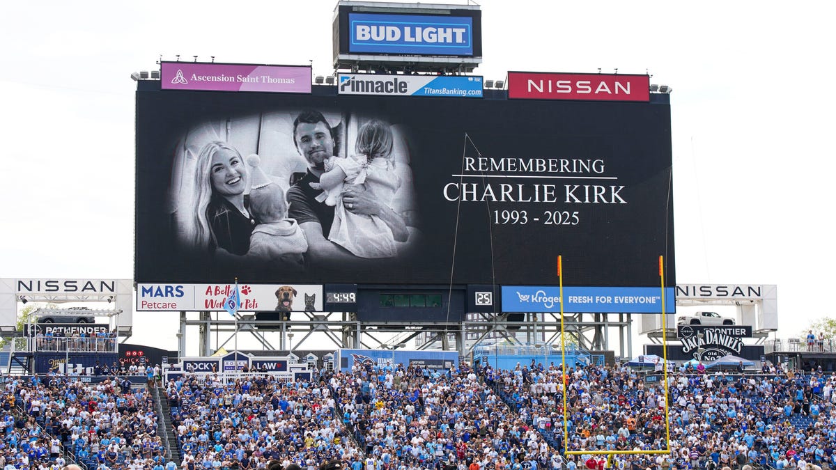 Charlie Kirk honored with moment of silence before NFL Week 2 games