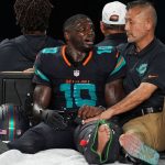 Dolphins' Tyreek Hill carted off vs. Jets with knee injury
