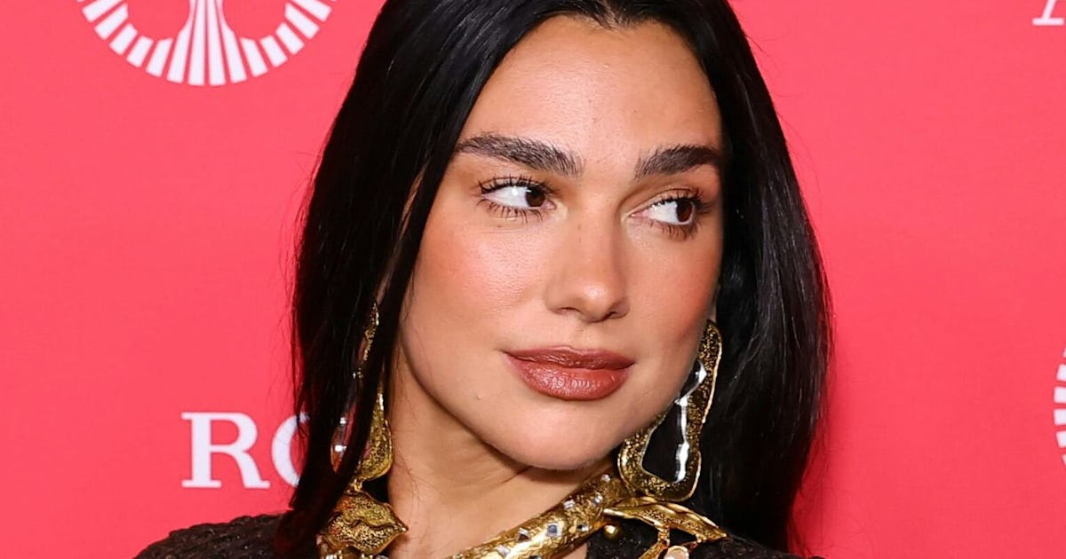 Dua Lipa’s Snakeskin Nails Prove That Animal Prints Are A Neutral