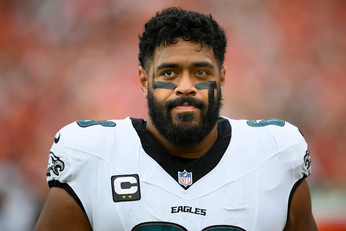 Eagles lineman calls latest tush push criticism ‘bullcrap’ after win over Chiefs: ‘It makes my blood boil’