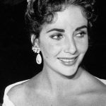 (Eingeschränkte Rechte für bestimmte redaktionelle Kunden in Deutschland. Limited rights for specific editorial clients in Germany.) *27.02.1932-Schauspielerin, USAauf den Filmfestspielen in Cannes- 1957 (Photo by ullstein bild/ullstein bild via Getty Images)