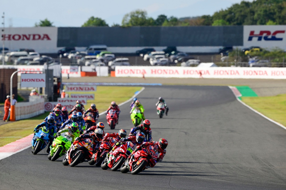 Francesco Bagnaia dominates sprint, Marc Marquez closes in on title