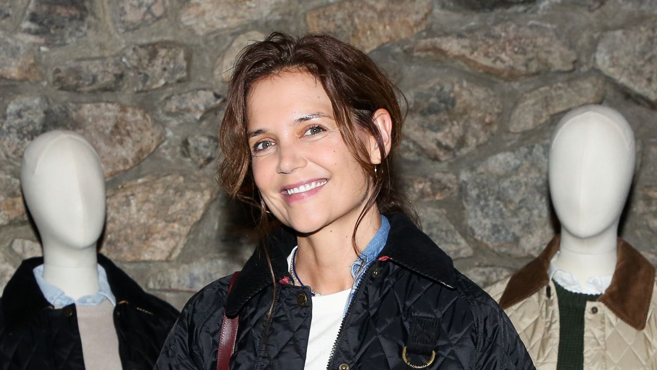 Katie Holmes Backs the Barn Jacket Trend’s Comeback for Fall