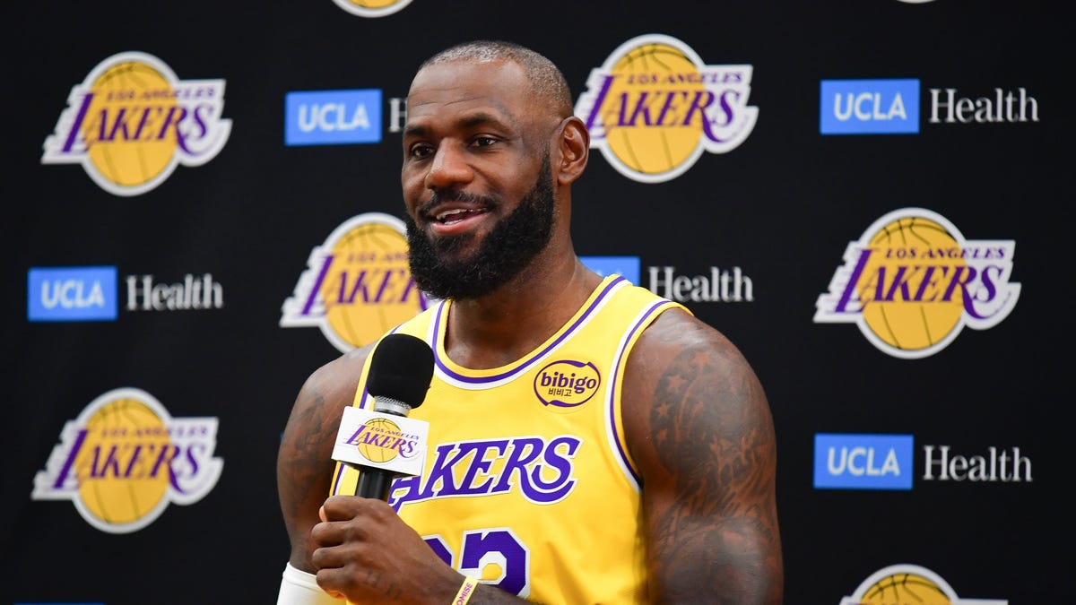 LeBron James comments on his future and the Lakers’ roster