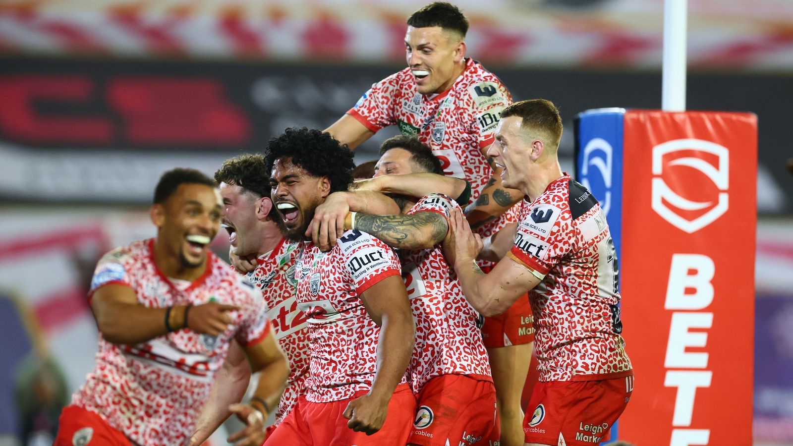 Leigh Leopards 26-10 Wakefield Trinity: Leigh set up semi-final against Wigan Warriors for second year in a row with domination of Wakefield Trinity | Rugby League News