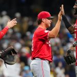 MLB playoff picture with clinching scenarios, tiebreakers on Sunday