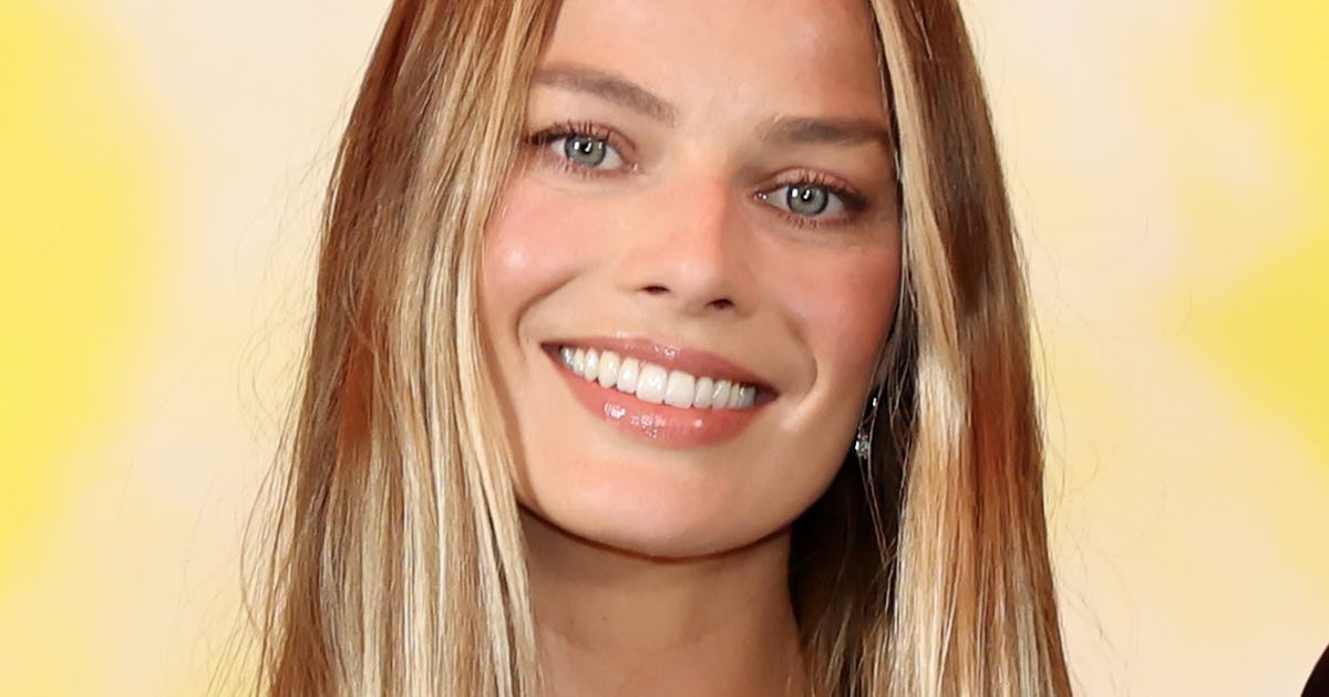Margot Robbie’s French Twist Updo Is The Definition Of Red Carpet Glam