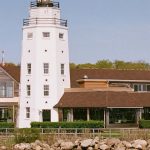Montauk Yacht Club Is Equal Parts Relaxing & Lively