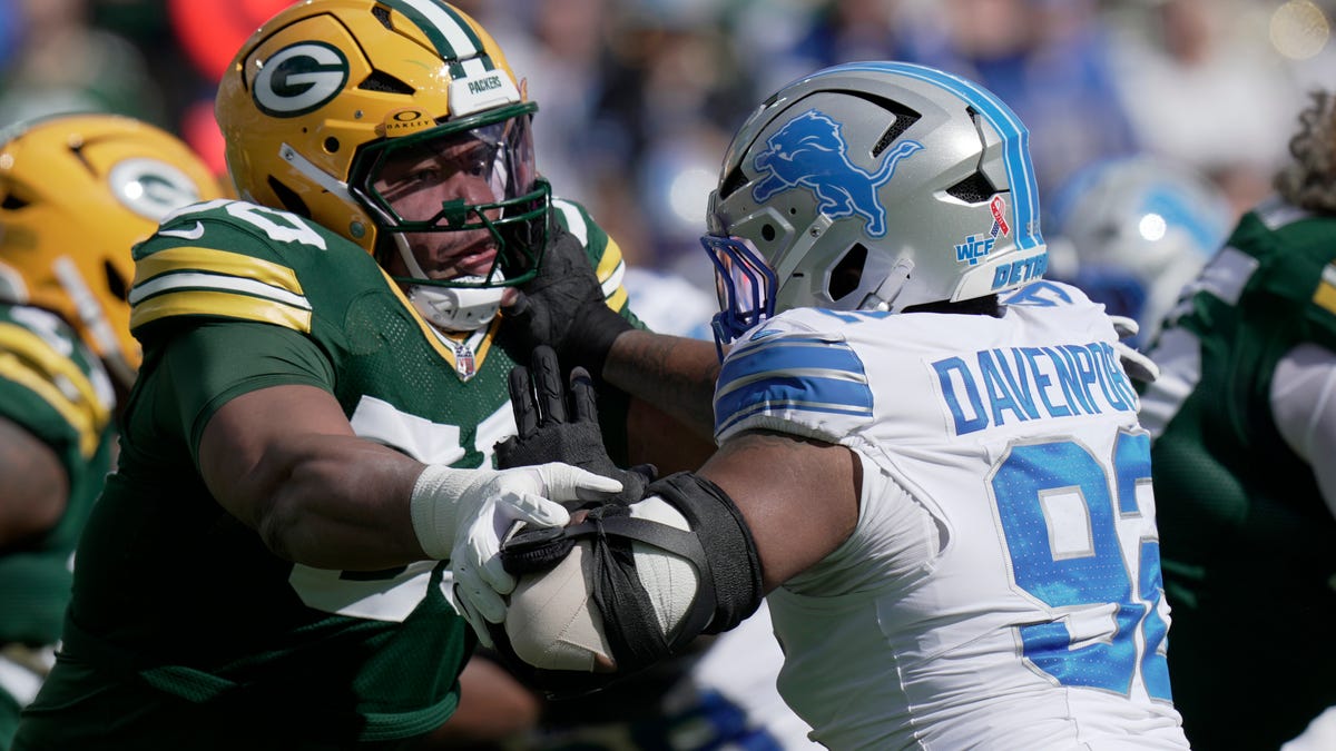 Packers without two starting offensive linemen during Tuesday’s walk-through