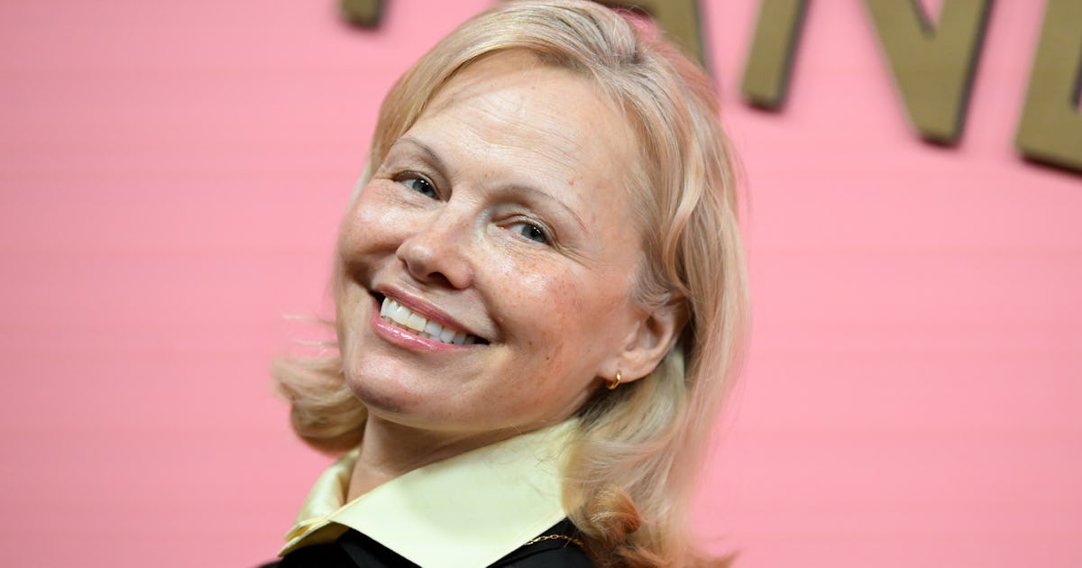 Pamela Anderson’s Copper Red Hair Transformation Is So Unexpected