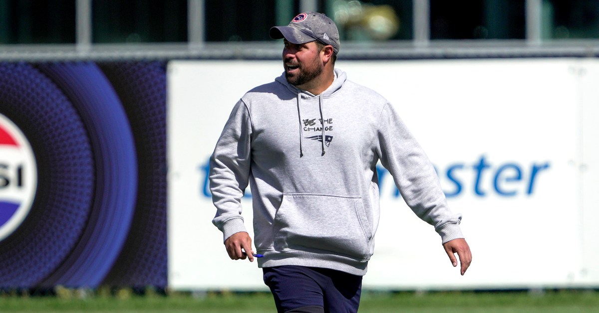 Patriots defensive coordinator out for Week 2 matchup with Dolphins