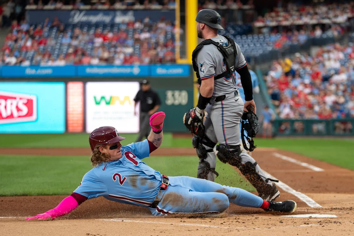 Phillies beat Miami 1-0, eliminating the Marlins from the wild-card race