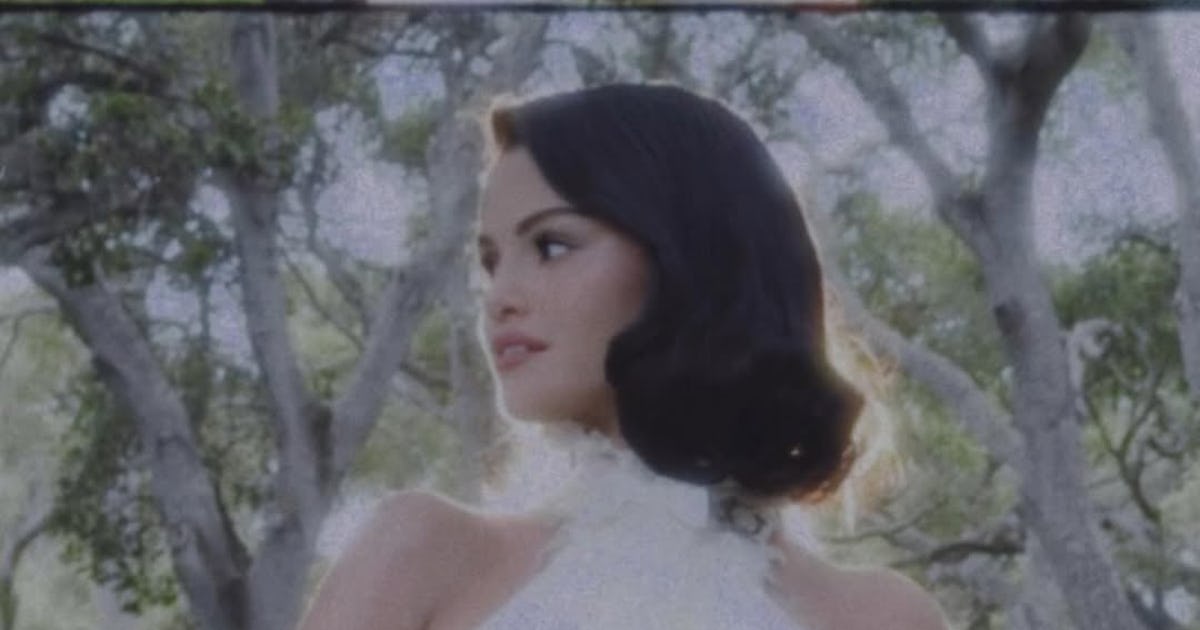 Selena Gomez’s Wedding Hair Was Classic Glamour At Its Best