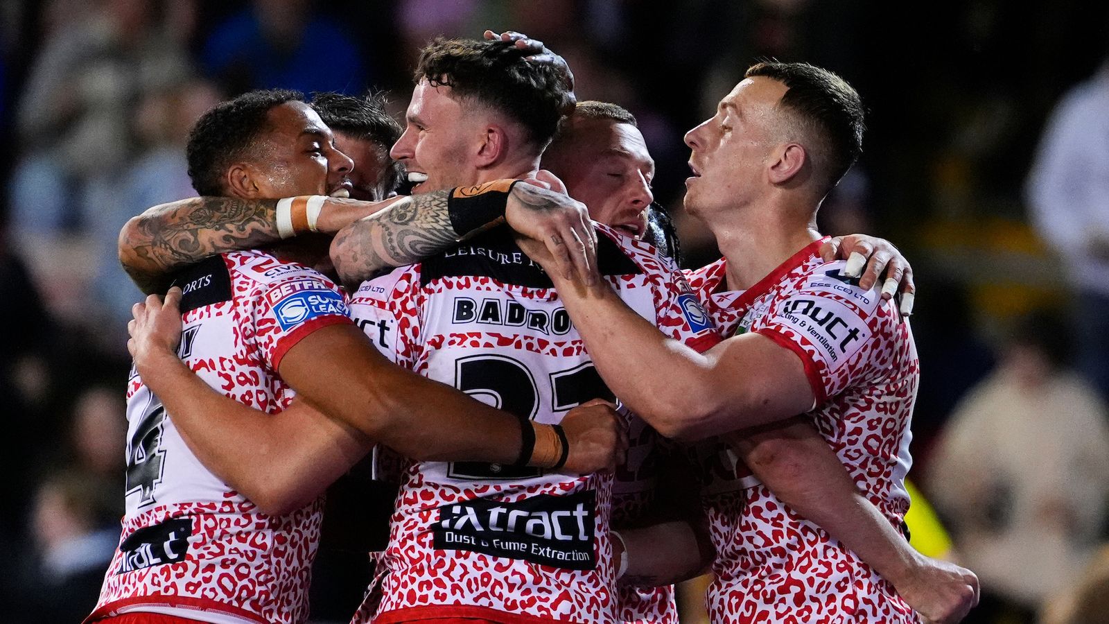 Super League: Leigh Leopards secure best ever finish with win against St Helens as Wigan Warriors dominate Castleford Tigers to wrap up second spot | Rugby League News