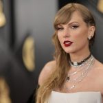 taylor-swift-grammys-red-carpet