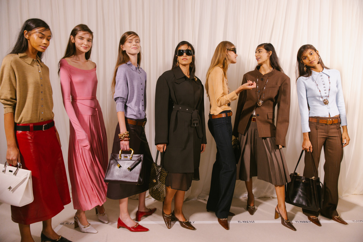 Tory Burch Spring 2026 Delivers Multi-Functional Fashion for Women On the Go