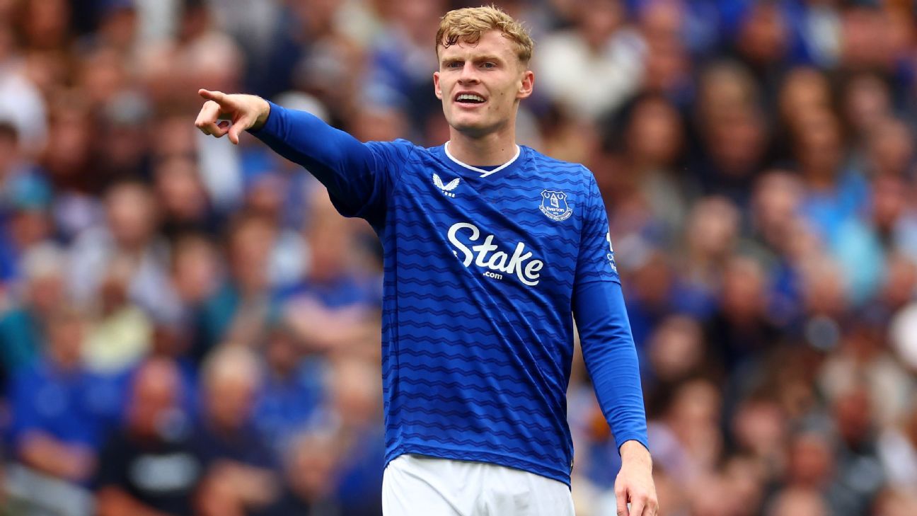 Transfer rumors, news: Liverpool to rival Man United for Branthwaite