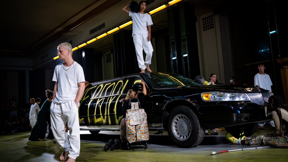 Van Cleef & Arpels, (La)Horde Dance Outside of the Box
