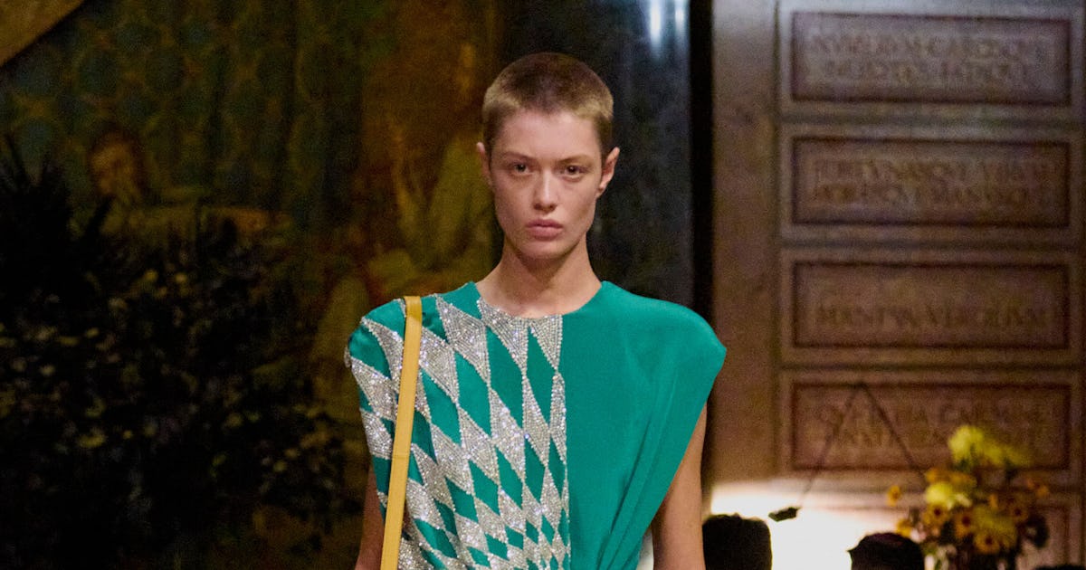 Versace’s Spring/Summer 2026 Was An ’80s Fever Dream