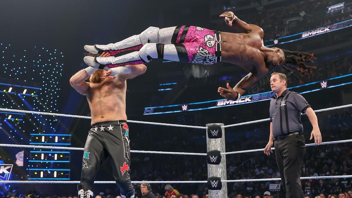 WWE SmackDown takeaways: Evans steals the show; Vaquer-Stratton set for Crown Jewel