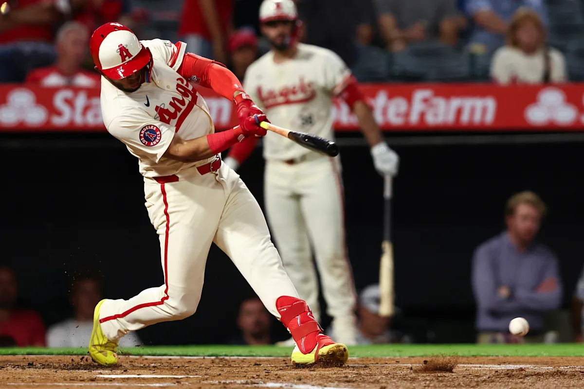 Ward homers, Jansen earns 475th save as Angels avoid sweep with 3-2 win over Royals