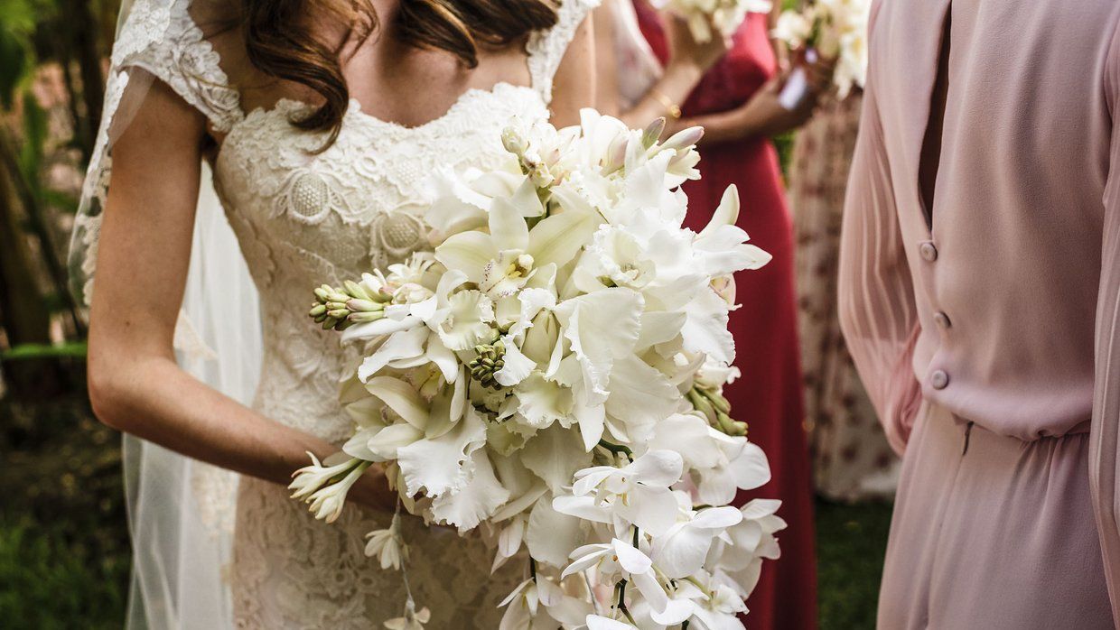 Wedding Bouquet Ideas: 34 of the Prettiest Arrangements Featured in Vogue