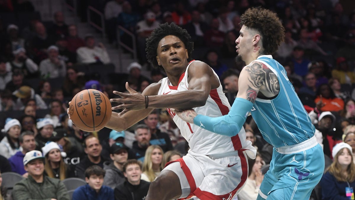 With Fred VanVleet out, is Amen Thompson now Houston’s lead playmaker?