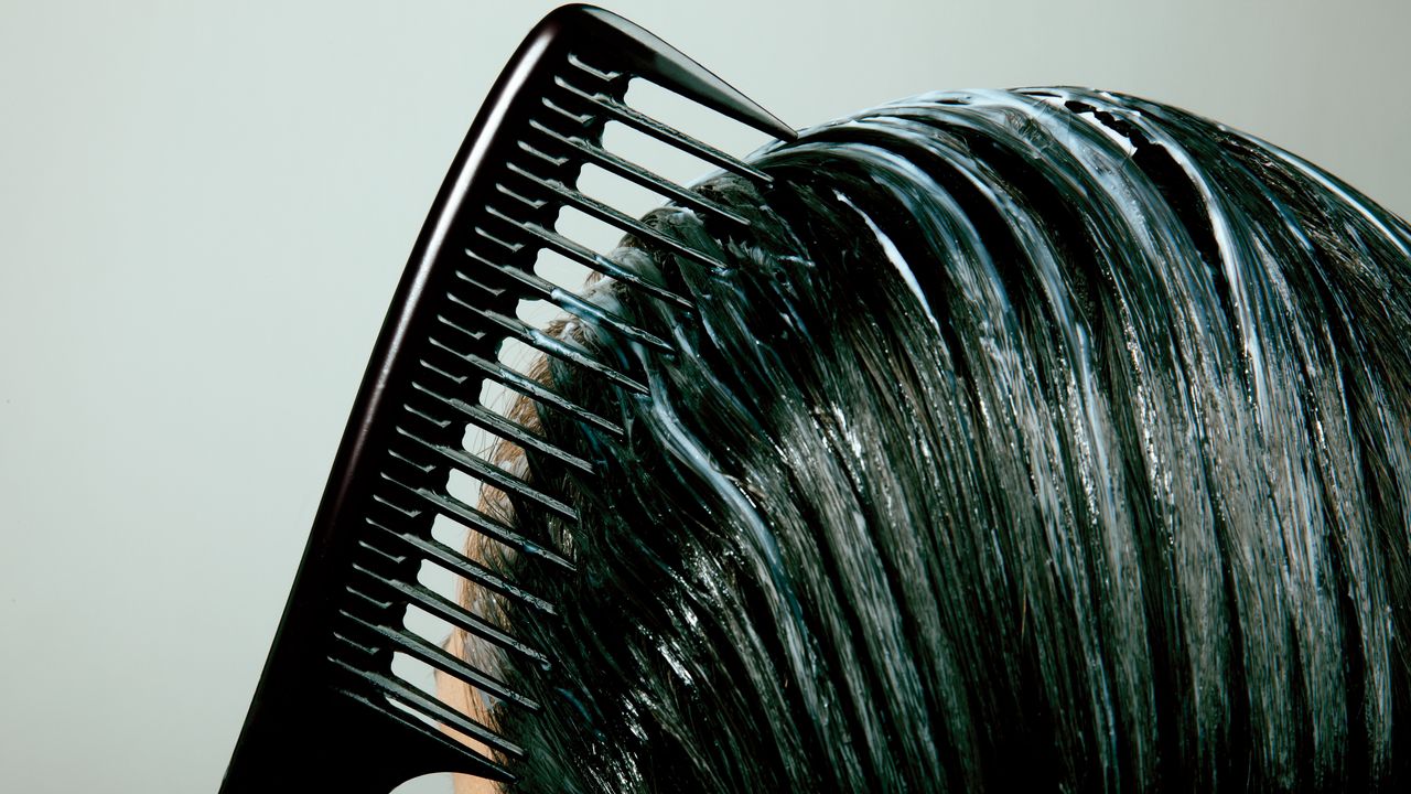 13 Best Root Touch-Ups for Keeping Hair Fresh Between Salon Visits