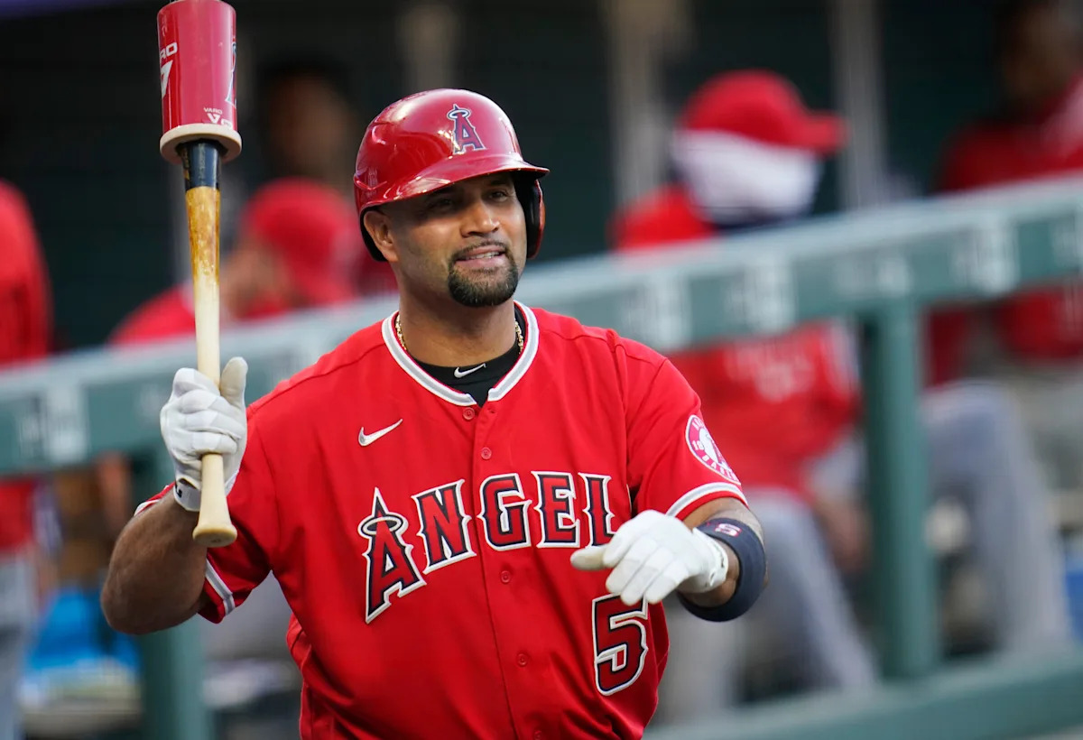 Albert Pujols has met with the Angels about their managerial opening, AP source says