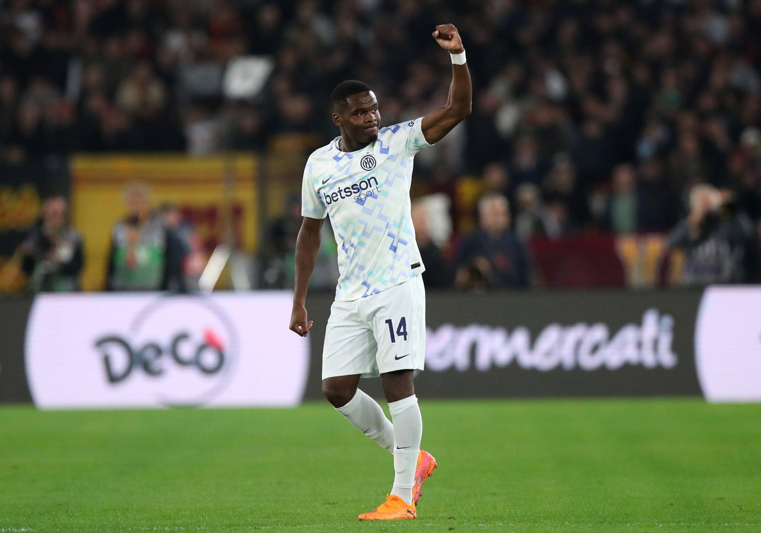 Bonny & Bastoni shine for Chivu