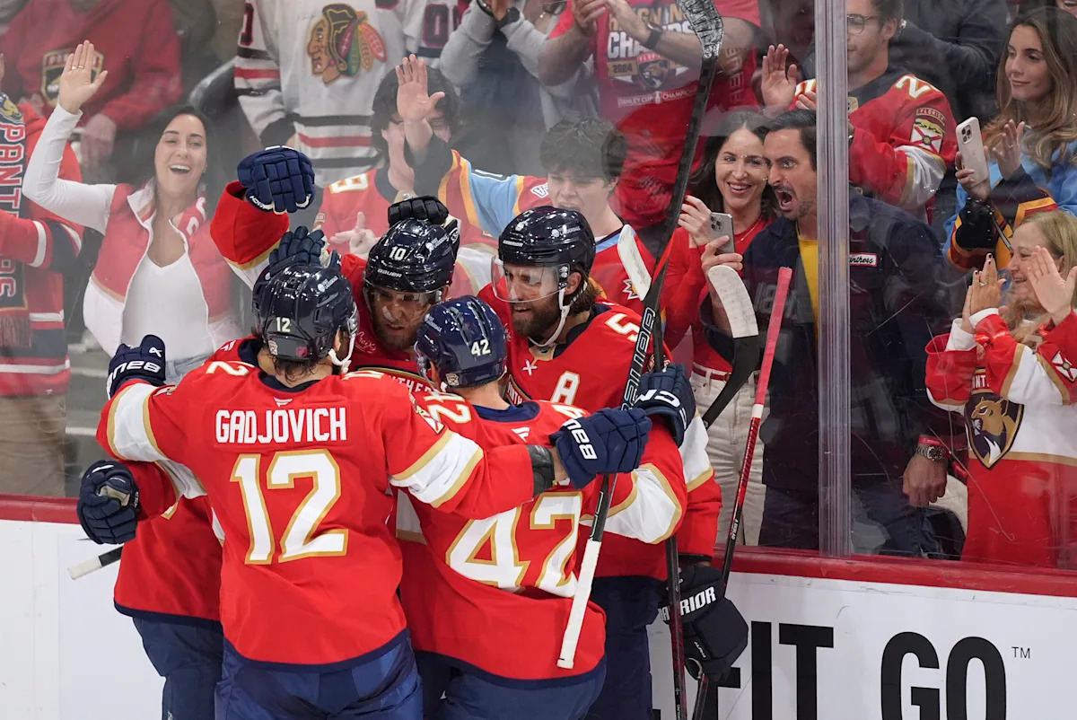 Boqvist scores go-ahead goal as Cup champ Panthers beat Blackhawks 3-2 on banner-raising night