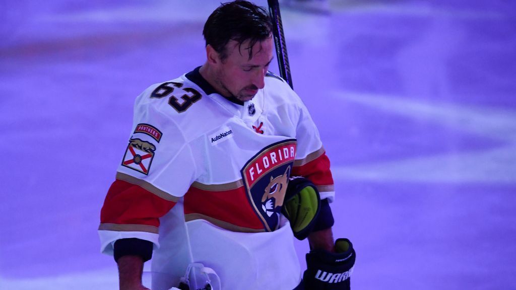 Brad Marchand emotional in ‘touching’ return to Boston