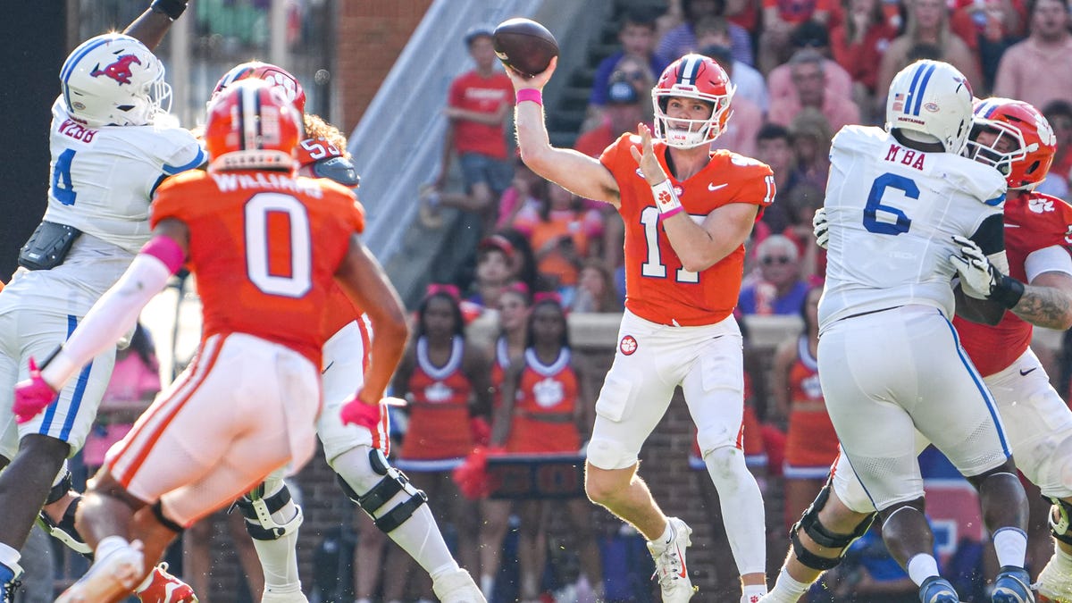 Clemson Football drops another game, falls to the SMU Mustangs