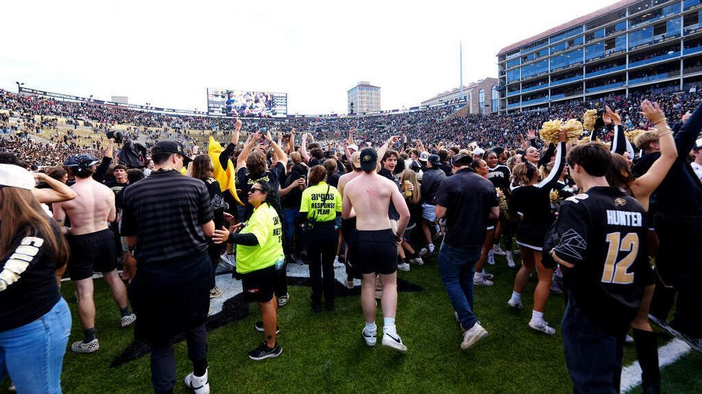Deion Sanders endorses Buffs fans storming field despite fine